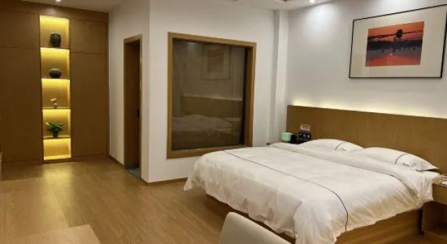 Семейный люкс c 1 комнатой Fuyang Qijiang Bieyuan High-end Homestay (Raozhou Ancient Town Branch)