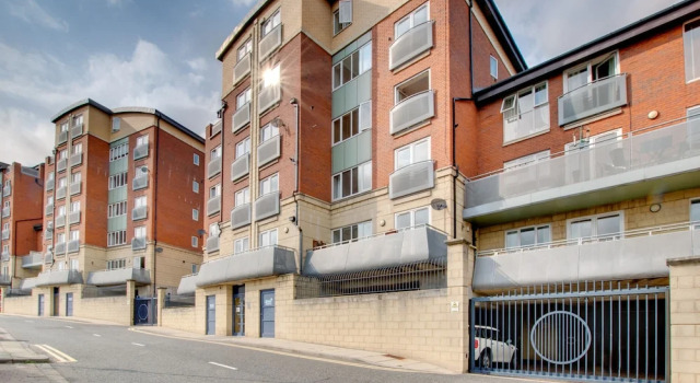 2 Bed Sleeps 3 Newcastle Quayside Views
