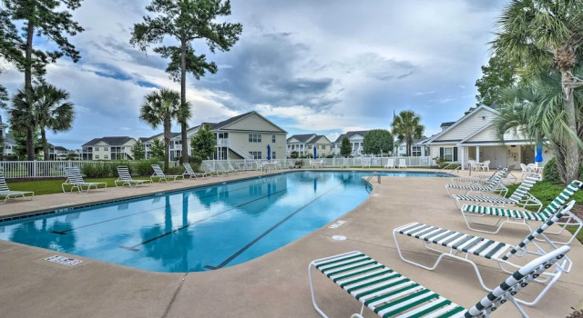 Апартаменты с 2 комнатами с балконом 8 Mi to Boardwalk: Myrtle Beach Condo Near Golfing