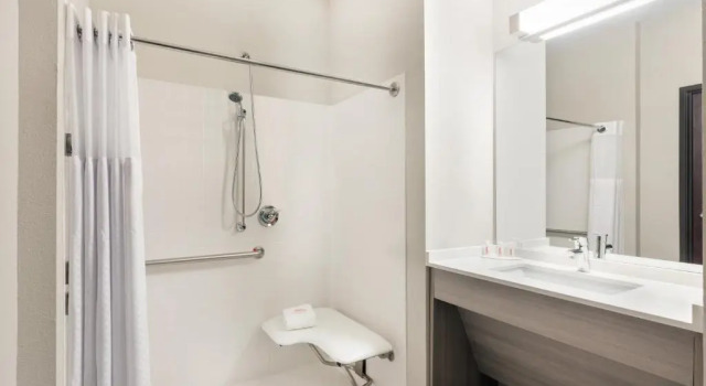 Двухместный люкс Microtel Inn & Suites by Wyndham Perry