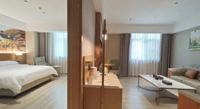 Люкс Deluxe Vienna Hotel Dongguan Tangxia Guanlan Lake Golf Club