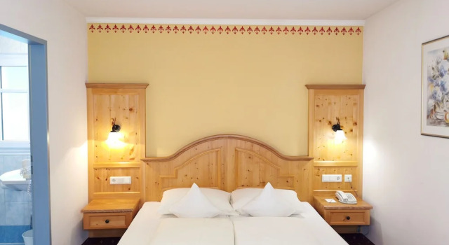Двухместный номер Economy с балконом и с видом на горы Hotel Angerwirt COSY HOLIDAY HOME