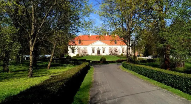 Pałac w Oborach