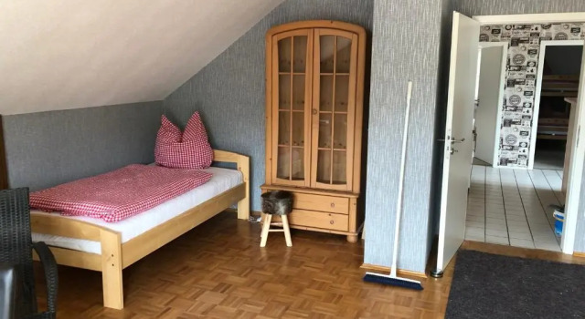 Студия Carolinger Hüttendorf
