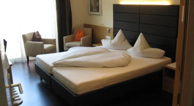 Двухместный номер Standard с балконом Hotel Maximilian