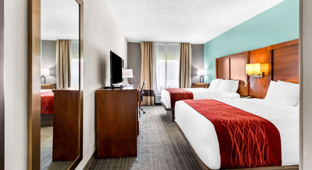 Четырёхместный номер Standard Comfort Inn Marion