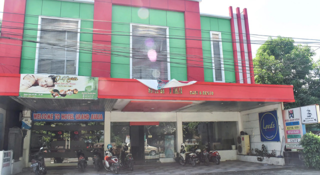 RedDoorz near Universitas Muhammadiyah Makassar, Book Hotel Hotels in Sulawesi with Parking, Parking