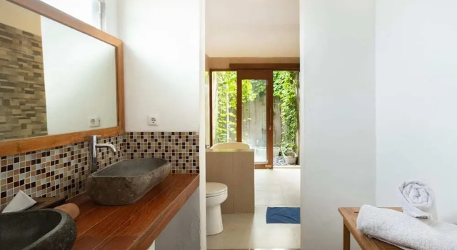 Ariana Villa, Book Villa Hotels in Tibubeneng with a Pool, Swimming Pool