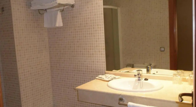 Двухместный номер Standard Hotel Torre Monreal