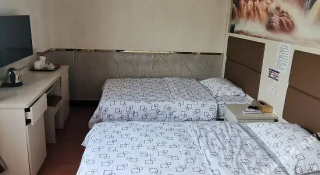 Longxiang Hotel, Забронировать Отель Недорогие отели Гуанчжоу, рядом с Пешеходная улица Шансяцзю, недорого