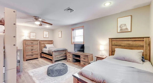 Pocono Lake House Hideaway: Hot Tub & Theater Room