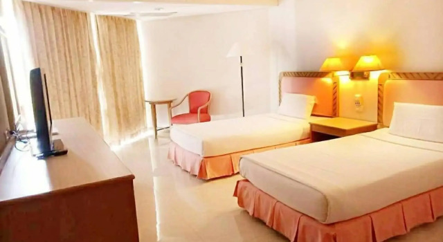 Khanom Golden Beach Hotel, Забронировать Отель Отели Южного Таиланда с парковкой, Парковка