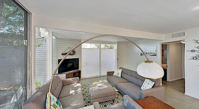 New Listing! Well-Designed Villa w/ Patios & Pool villa, Забронировать Вилла Палм-Спрингс Coachella Valley, рядом с Loehmanns Plaza Shopping Center