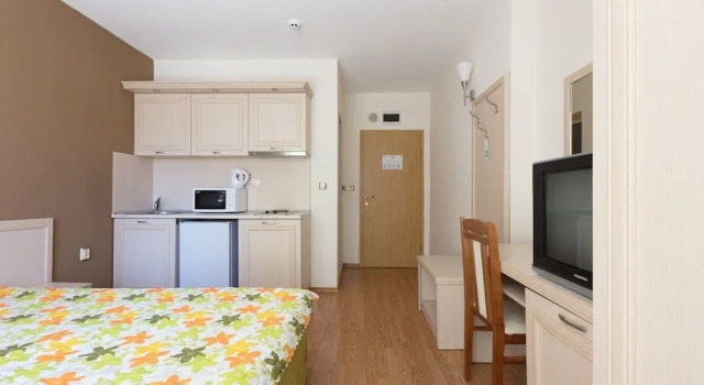 Cosy Studio with Kitchen & Balcony, Забронировать Отель Отели Солнечного берега с бассейном, рядом с Клуб GRAND, Бассейн