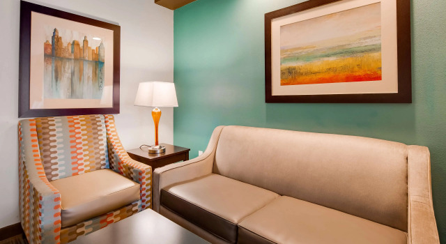 Четырёхместный люкс Best Western Plus Atrium Inn & Suites