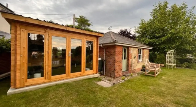 Little Clatterford Walkers Paradise for 2 Close to Carisbrooke Castle, Забронировать Отель Отели Англии 3 звезды, 3*