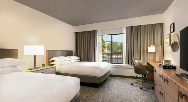 Четырёхместный номер Standard Hilton Scottsdale Resort & Villas