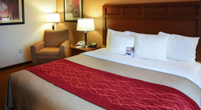 Люкс Comfort Inn & Suites Grinnell near I-80