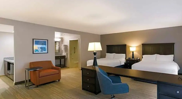 Четырёхместный люкс Hampton Inn & Suites Wilmington Christiana