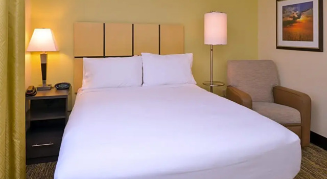 Run of House Candlewood Suites Bloomington-Normal