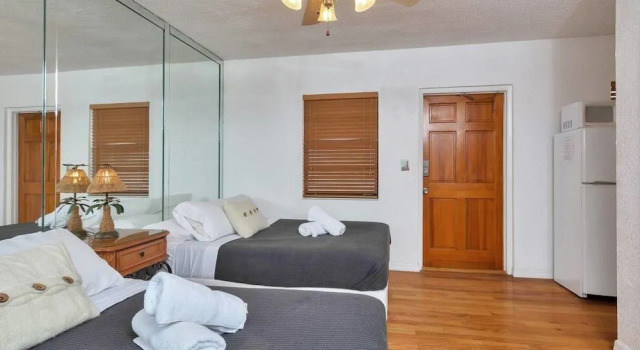 Lovely Apt, Hollywood Beach, 1/2 block from Ocean!, Book Hotel Hollywood Panhandle Florida
