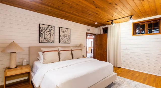 Neptune Place III - Entire Home Beachfront Retreat
