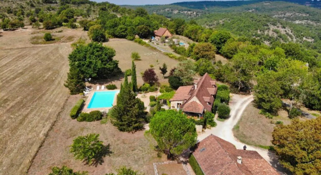 La Petite Grange, Book Hotel Hoteller i Saint-Martin-Labouval med pool, Swimmingpool