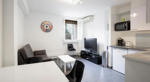 BNB RENTING Chez Dominique - 1 chbre 2-4pers Centre Antibes Migrainier