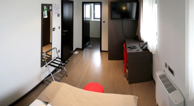 Nitro Rooms