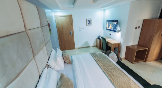 Номер Standard Пентхаус с балконом и с видом на город Tranquil Mews Hotel