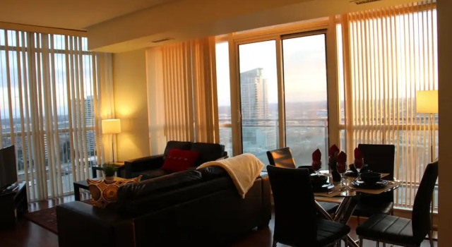 Galaxy Suites Square One unit 1904, Varaa Hotelli Mississauga 