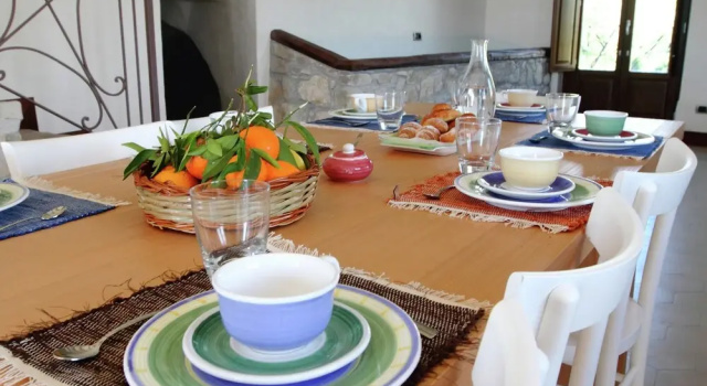 Вилла Elegant, Historical Villa with Swimming Pool in Rural Region near Etna