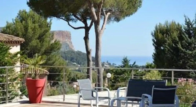 Апартаменты Le Petit Cassis Vue Mer Appartement 70m2 Piscine