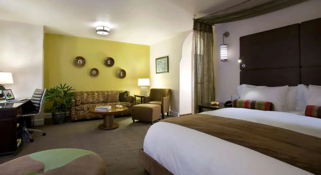 Номер Deluxe Hotel Andaluz Albuquerque, Curio Collection By Hilton