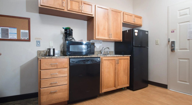 Двухместный люкс Candlewood Suites Wake Forest-Raleigh Area by IHG