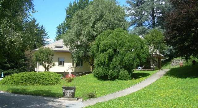 B&B Il Colombé, Book Bed and Breakfast Hotels in Lecco with a Pool, Swimming Pool