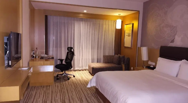 Двухместный номер Standard Holiday Inn Shijiazhuang Central by IHG