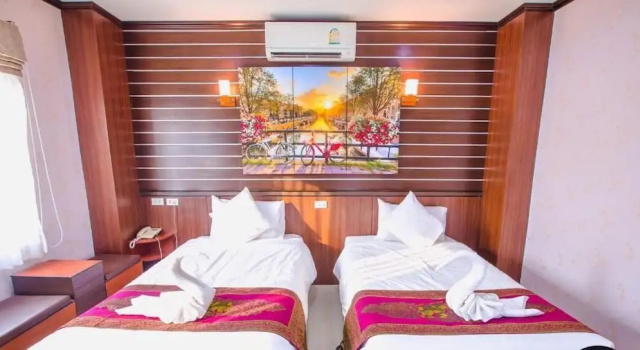 Двухместный номер Deluxe с балконом Bander Hotel