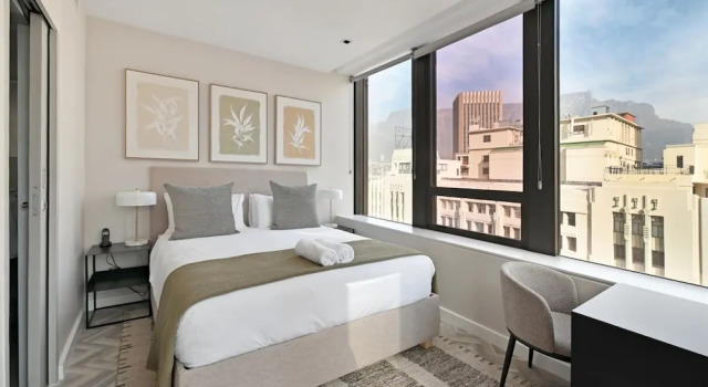 Stylish 1-bed Foreshore Apt Modern Comfort Views