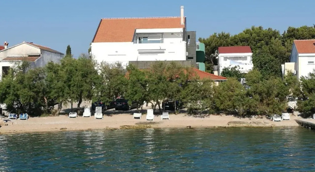 Апартаменты Цокольный этаж с видом на море Apartments Lantina