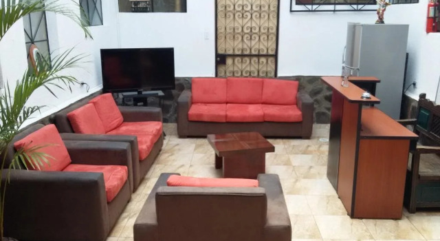 Hostal Venezuela, Забронировать Отель Кито Сьерра, рядом с Del Arbolito Park