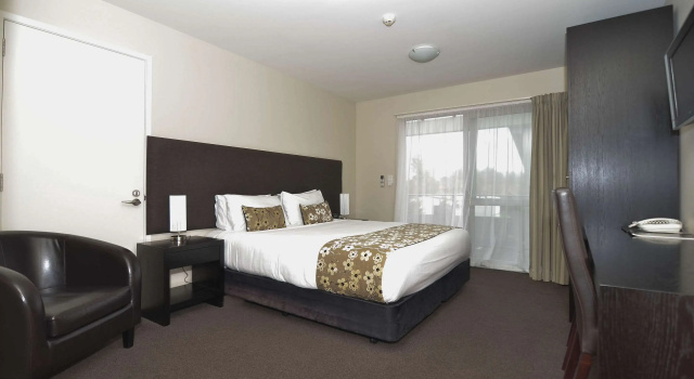 Трёхместный люкс Quality Suites Amore