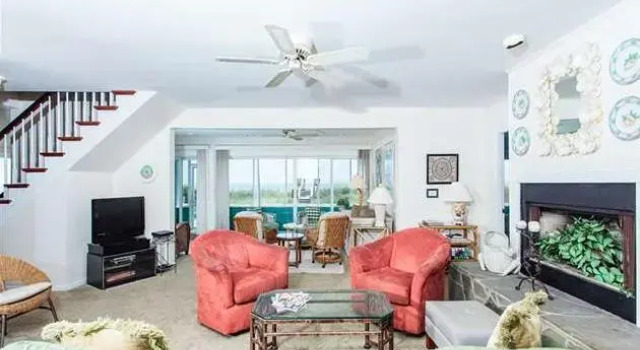 Island Life Beach House by Vacation Rental Pros