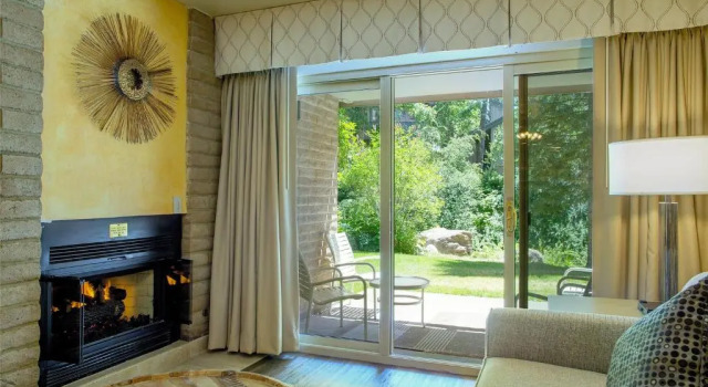 Двухместные апартаменты c 1 комнатой Sandstone Creek Club Condominiums