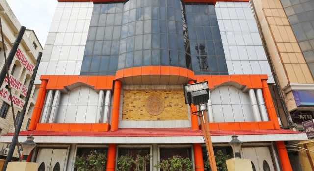OYO 15468 Hotel Sharda