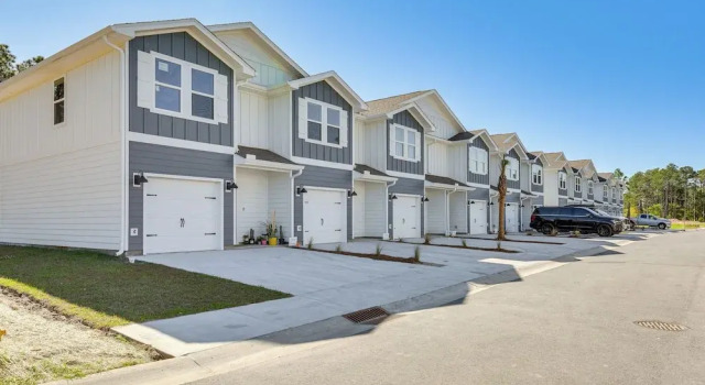 Santa Rosa Beach Townhome ~ 4 Mi to Beach!, Rezerwuj Hotel Hotele w Emerald Coast z parkingiem, Parking