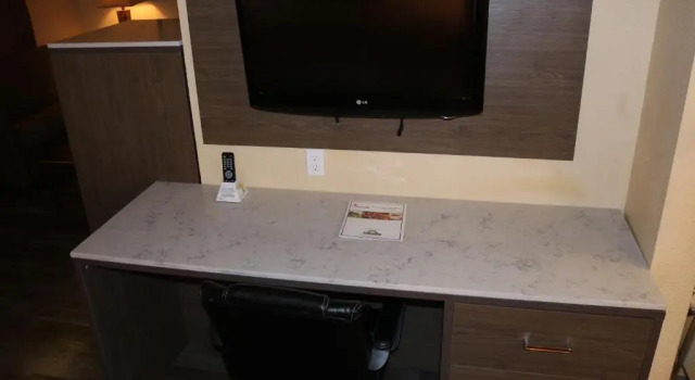 Номер Standard Days Inn by Wyndham Fresno South