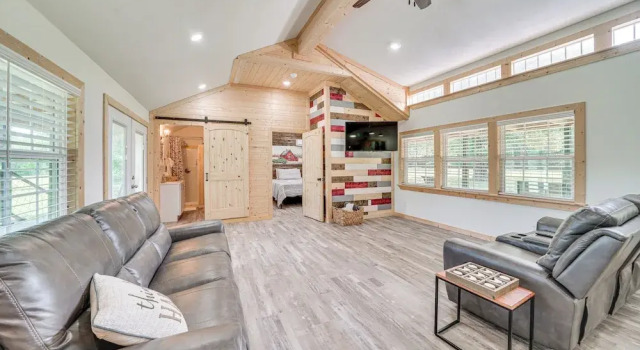 Secluded Broken Bow Cabin w/ Fishing Pond & Views!, Boek Hotel Broken Bow Oklahoma