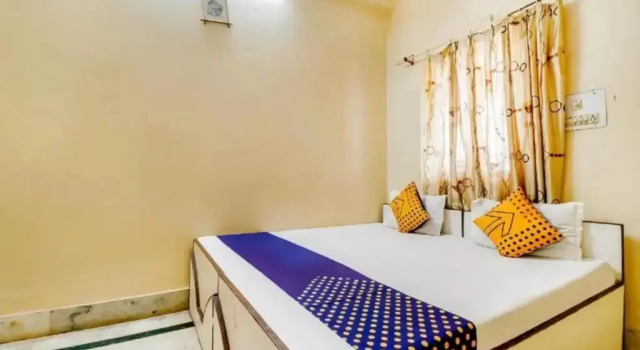 Hotel Tarun Residency by OYO Rooms, Prenota Hotel Shivpuri Madhya Pradesh