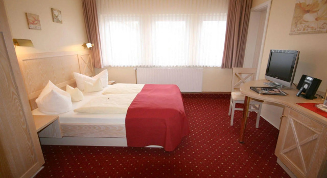 Hotel Acht Linden, Забронировать Отель Отели Люнебургская пустоши 4 звезды, 4*